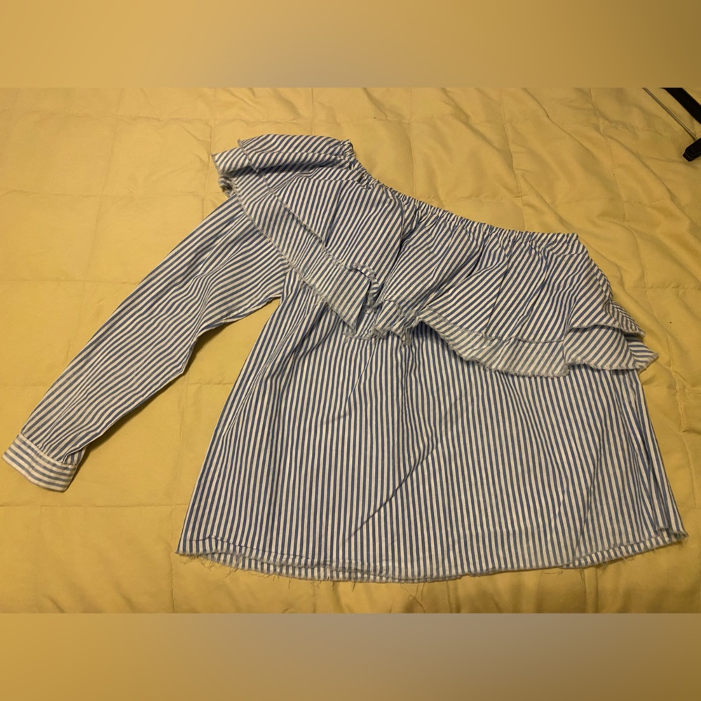 NWOT one shoulder long sleeve top